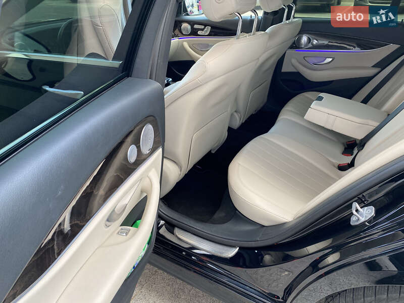 Седан Mercedes-Benz E-Class 2017 в Львові фото 10 Седан Mercedes-Benz E-Class 2017 в Львові