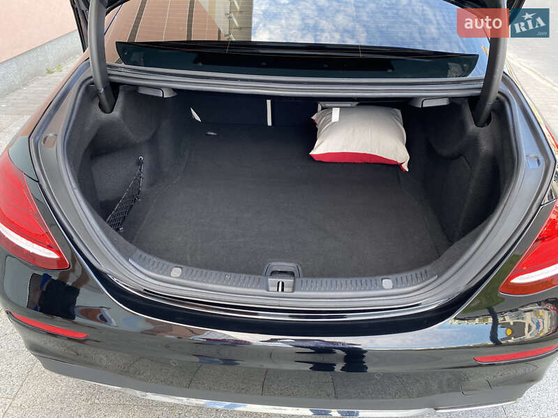 Седан Mercedes-Benz E-Class 2017 в Львові фото 18 Седан Mercedes-Benz E-Class 2017 в Львові