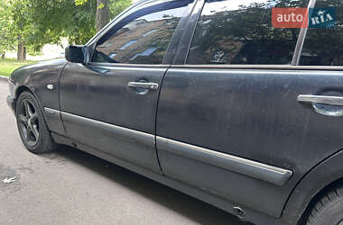 Універсал Mercedes-Benz E-Class 1998 в 