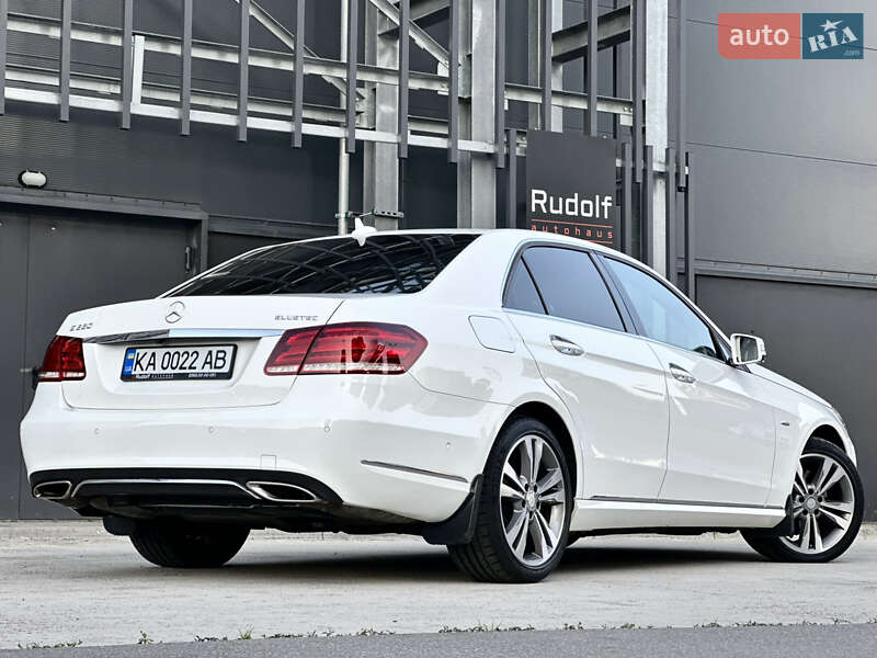 Седан Mercedes-Benz E-Class 2015 в Києві