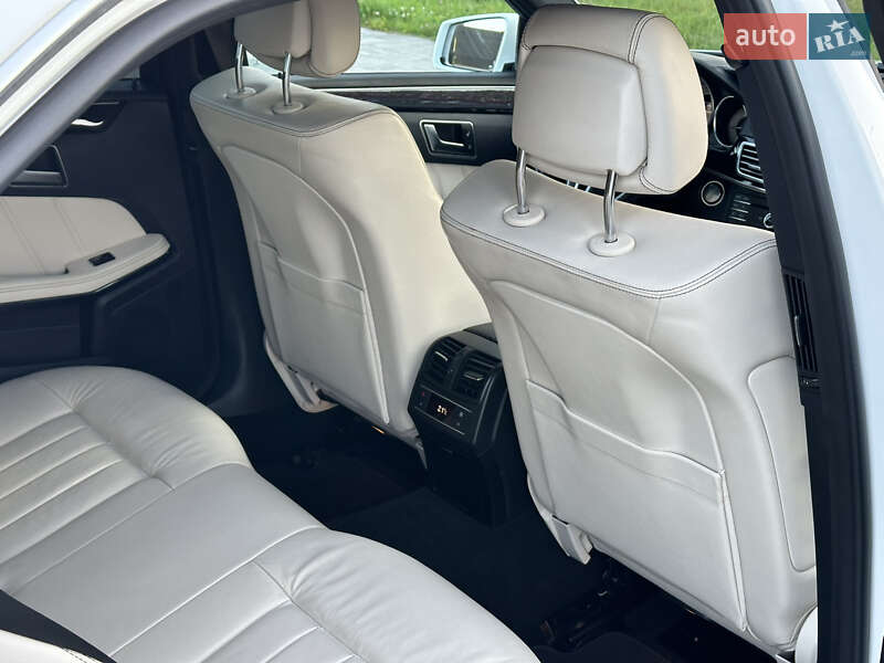 Седан Mercedes-Benz E-Class 2015 в Києві