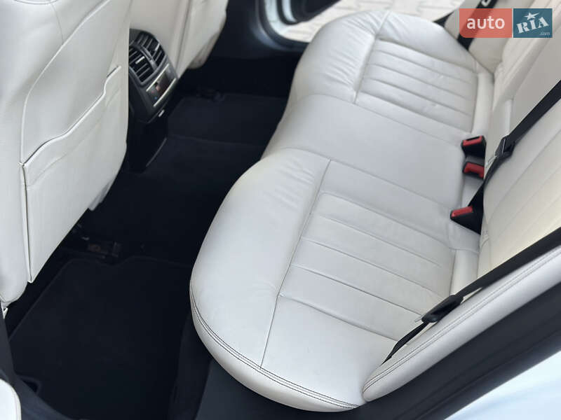 Седан Mercedes-Benz E-Class 2015 в Києві