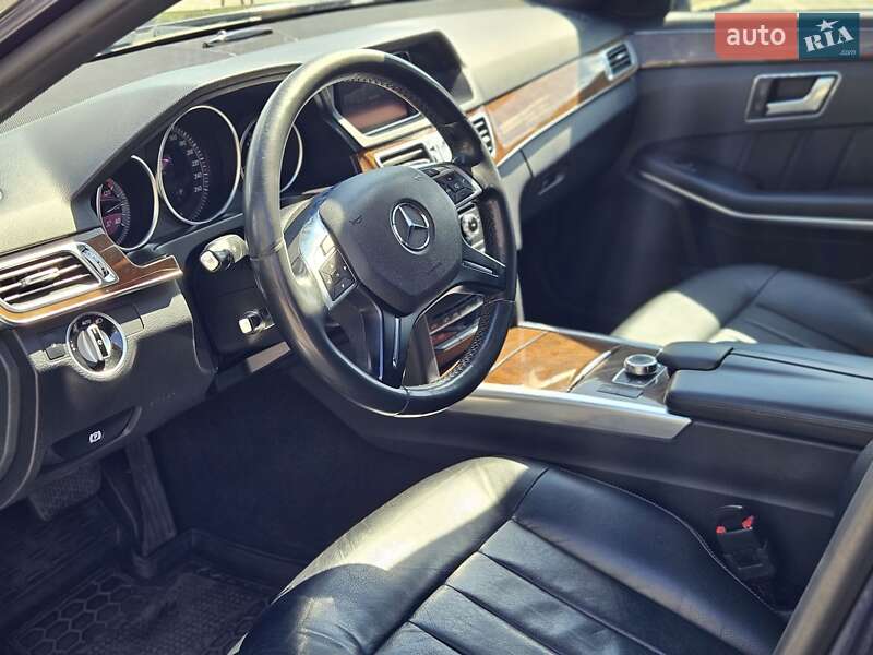 Седан Mercedes-Benz E-Class 2015 в Львові