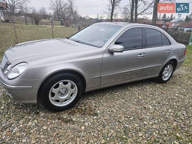 Mercedes-Benz E-Class 2004