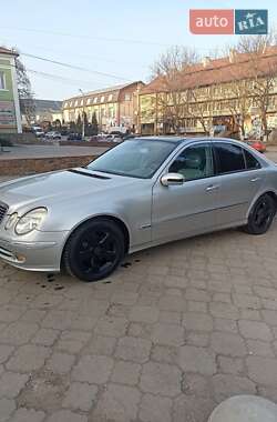 Седан Mercedes-Benz E-Class 2003 в 