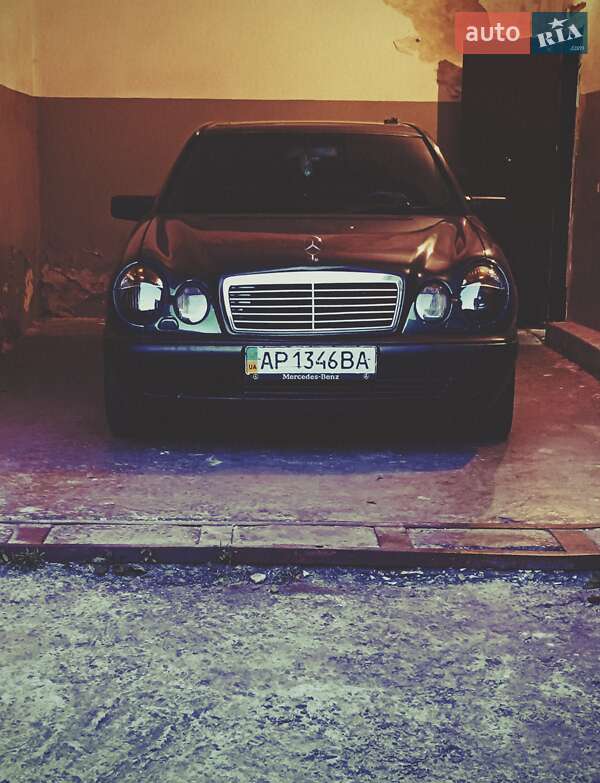 Mercedes-Benz E-Class 1995