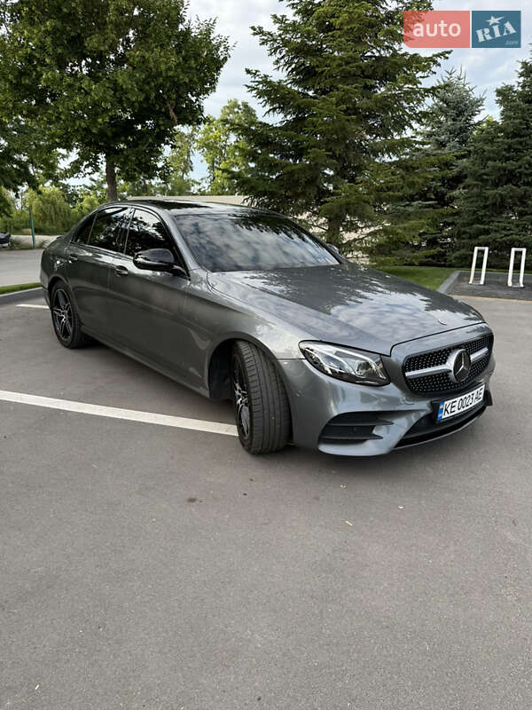 Седан Mercedes-Benz E-Class 2018 в Днепре