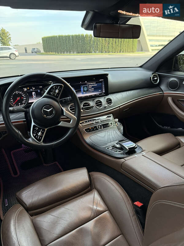 Седан Mercedes-Benz E-Class 2018 в Днепре