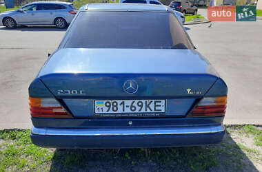 Седан Mercedes-Benz E-Class 1987 в 