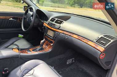 Седан Mercedes-Benz E-Class 2004 в 