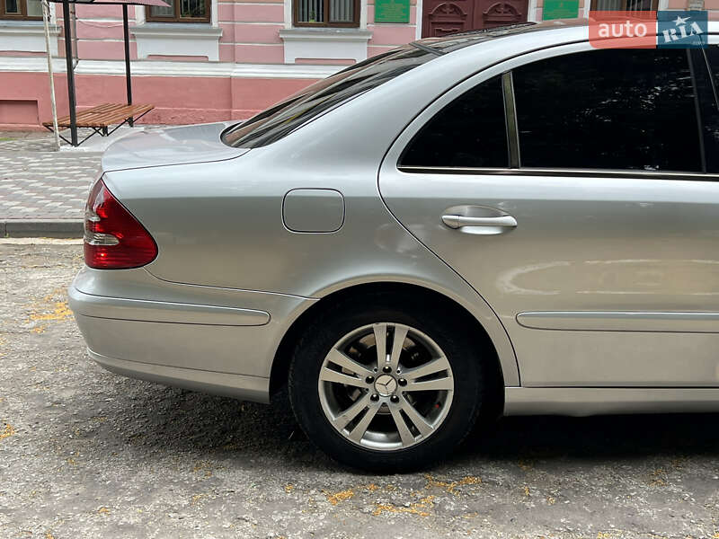 Седан Mercedes-Benz E-Class 2004 в Кіцмані