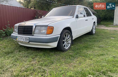 Седан Mercedes-Benz E-Class 1987 в Андрушівці