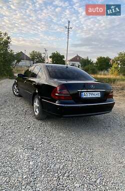 Седан Mercedes-Benz E-Class 2002 в Виноградові