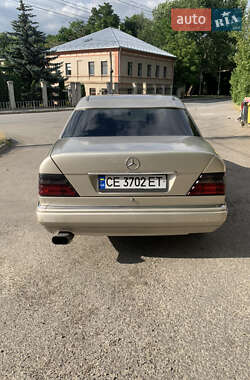 Седан Mercedes-Benz E-Class 1993 в 