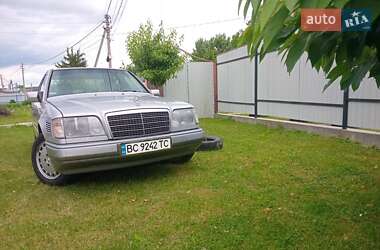 Седан Mercedes-Benz E-Class 1993 в Золочеві