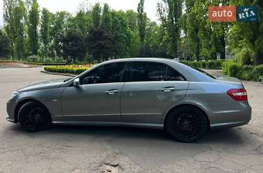Седан Mercedes-Benz E-Class 2011 в 