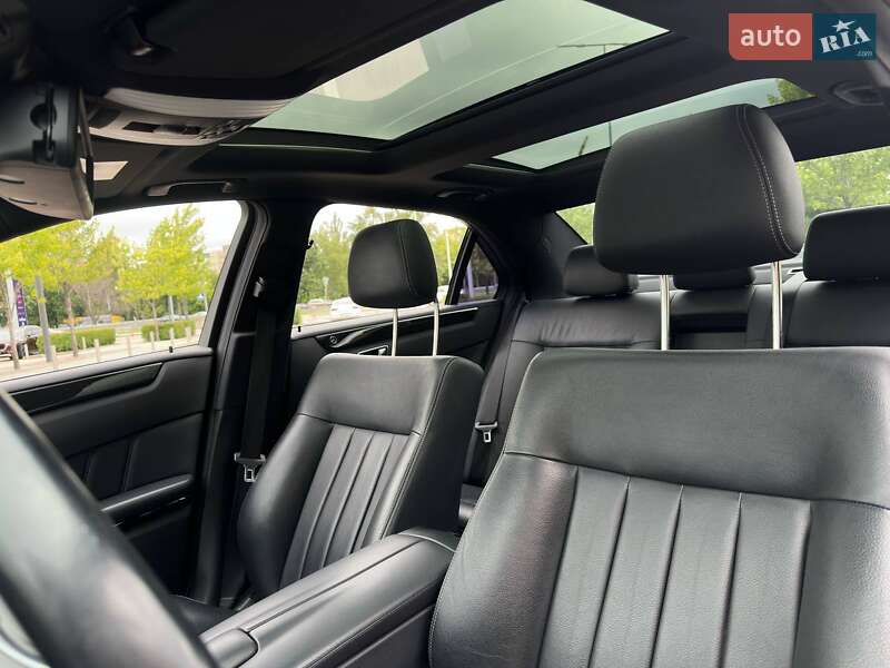 Седан Mercedes-Benz E-Class 2014 в Киеве
