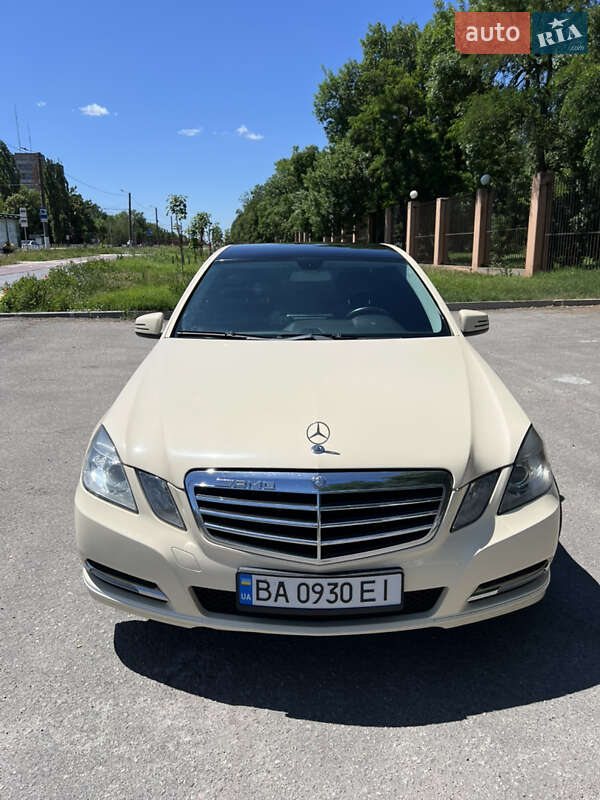 Седан Mercedes-Benz E-Class 2012 в Кропивницькому