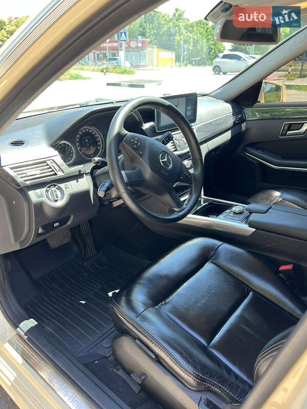 Седан Mercedes-Benz E-Class 2012 в Кропивницькому