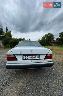 Седан Mercedes-Benz E-Class 1993 в 