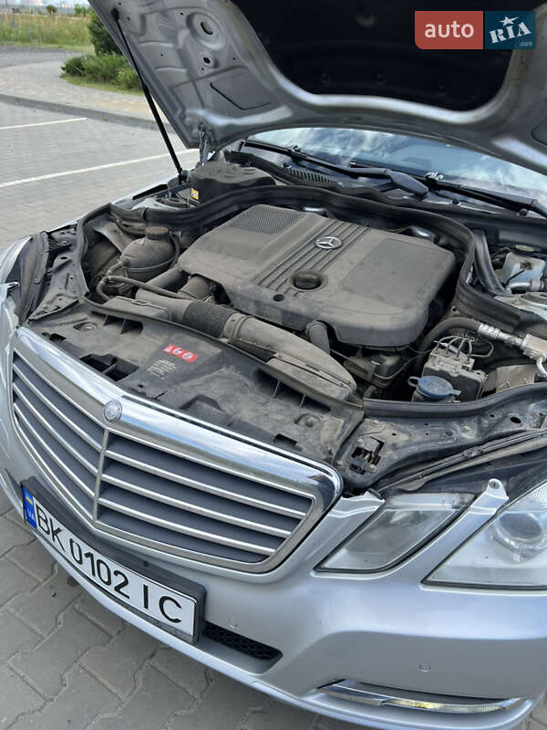 Седан Mercedes-Benz E-Class 2013 в Вараші