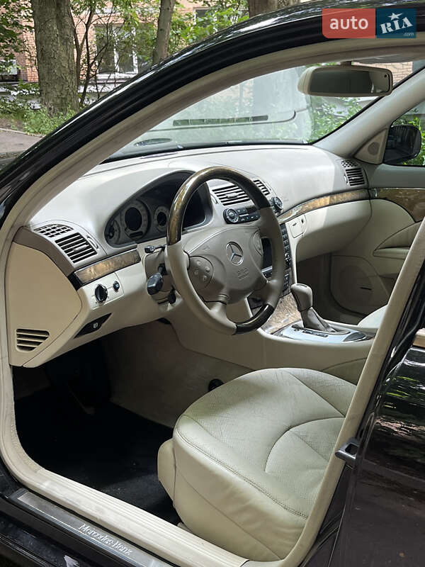 Седан Mercedes-Benz E-Class 2005 в Киеве