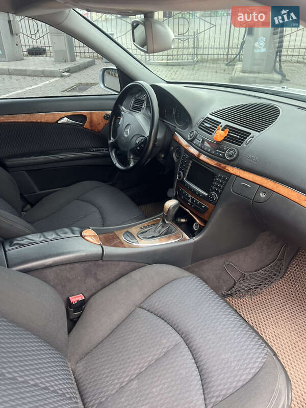 Універсал Mercedes-Benz E-Class 2003 в Чернівцях
