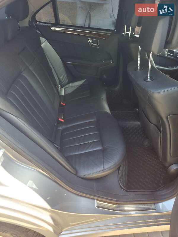 Седан Mercedes-Benz E-Class 2010 в Киеве