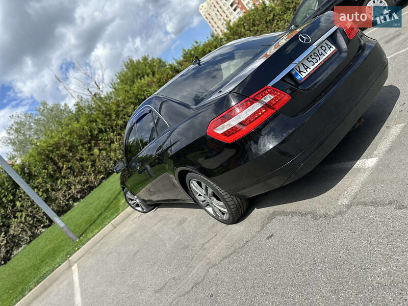 Седан Mercedes-Benz E-Class 2010 в Киеве