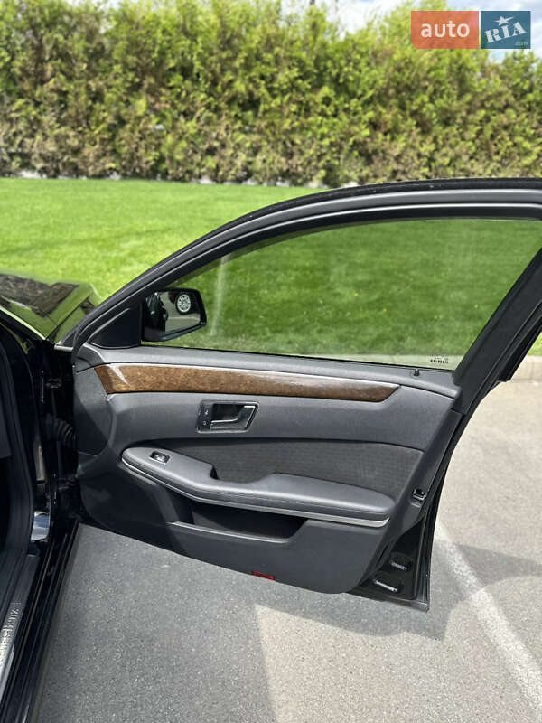 Седан Mercedes-Benz E-Class 2010 в Киеве