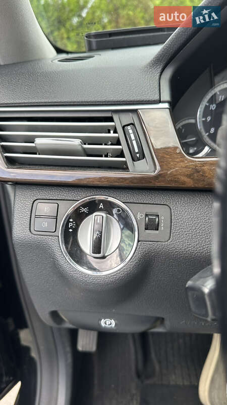 Седан Mercedes-Benz E-Class 2010 в Киеве