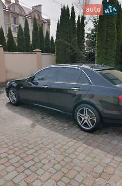 Седан Mercedes-Benz E-Class 2012 в 