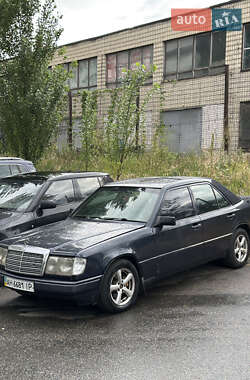 Седан Mercedes-Benz E-Class 1986 в Києві