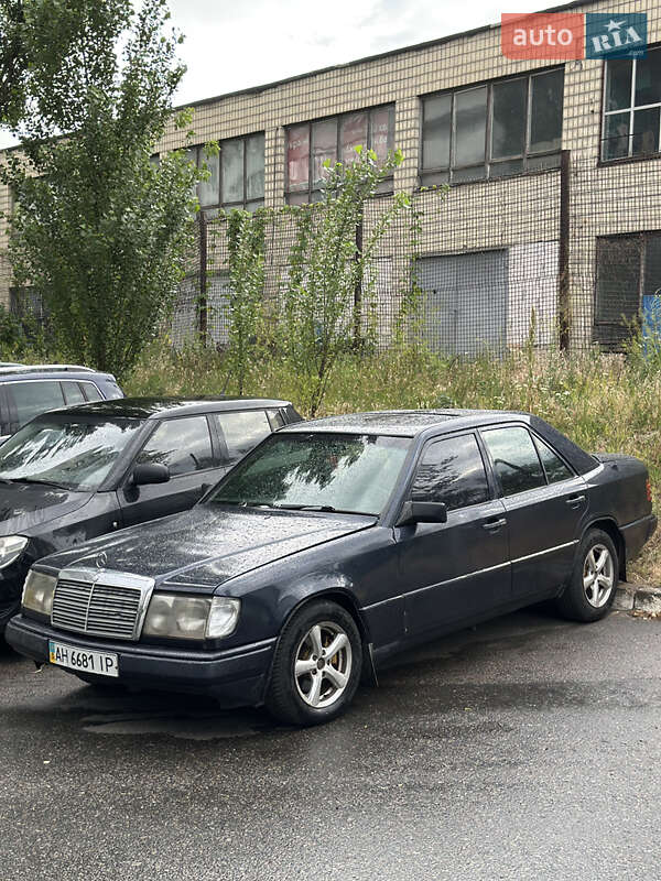 Mercedes-Benz E-Class 1986