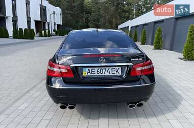 Купе Mercedes-Benz E-Class 2012 в 