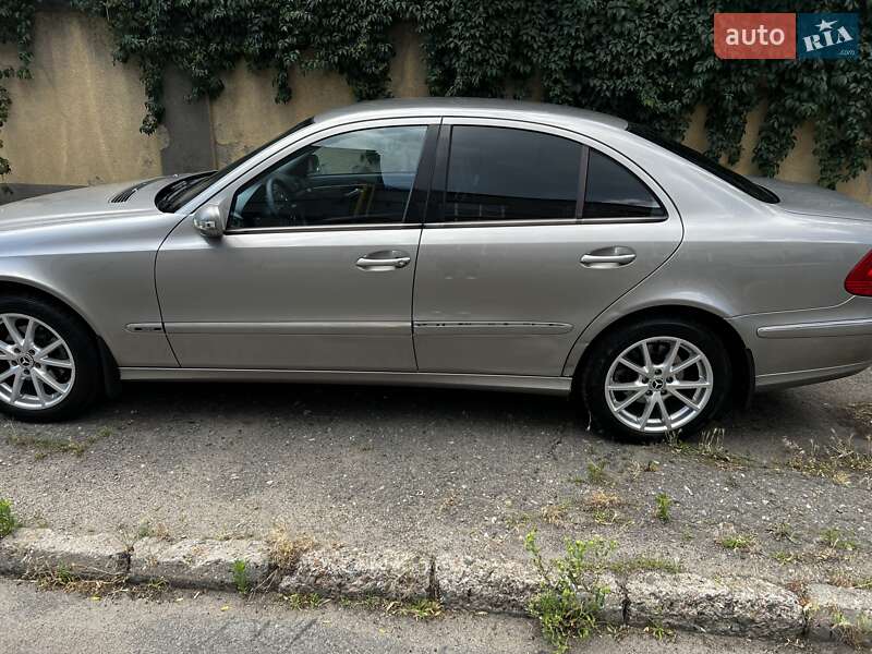 Седан Mercedes-Benz E-Class 2004 в Одессе