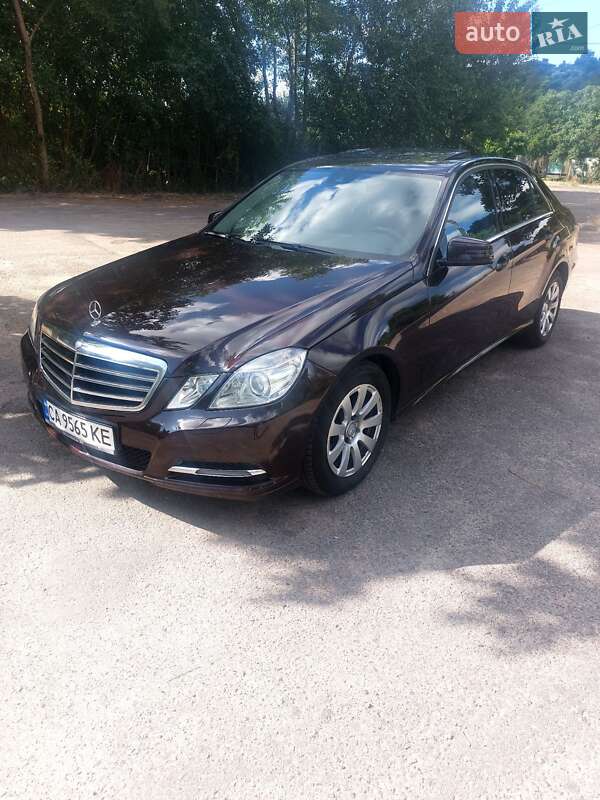 Седан Mercedes-Benz E-Class 2012 в Черкассах