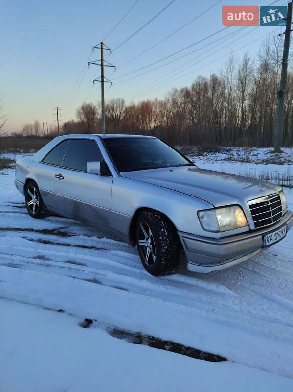Купе Mercedes-Benz E-Class 1993 в Києві