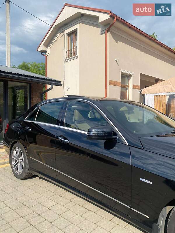 Седан Mercedes-Benz E-Class 2012 в Ужгороде