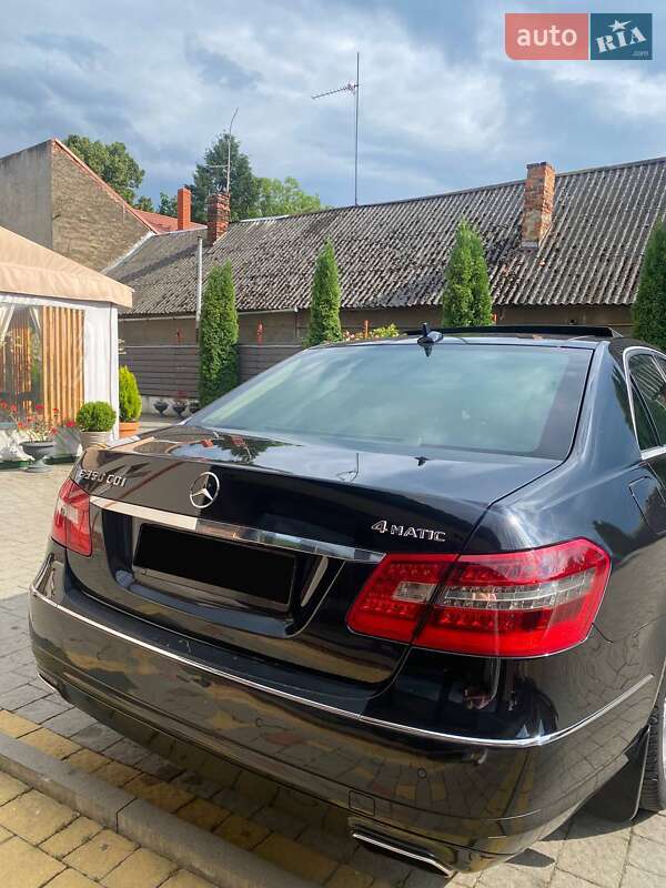 Седан Mercedes-Benz E-Class 2012 в Ужгороде