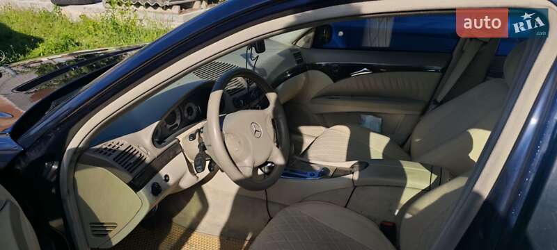 Седан Mercedes-Benz E-Class 2003 в Киеве