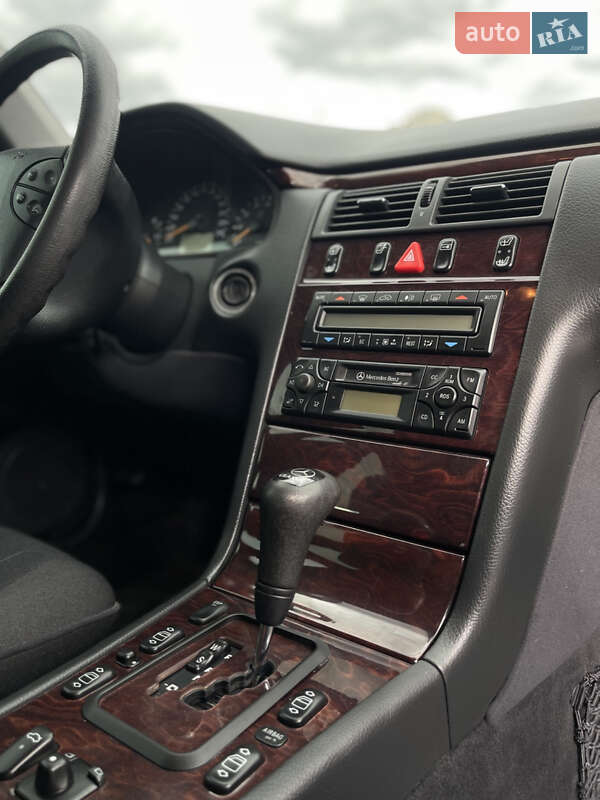 Седан Mercedes-Benz E-Class 2000 в Кременчуці