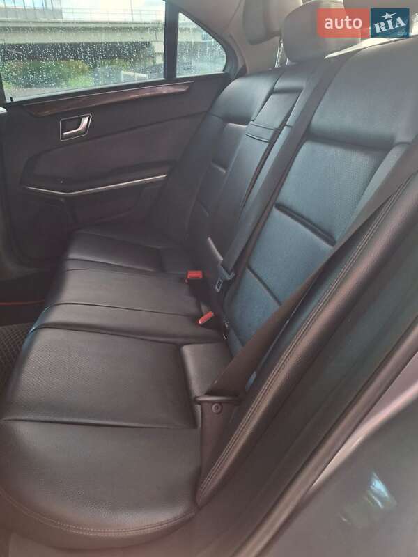 Седан Mercedes-Benz E-Class 2012 в Киеве