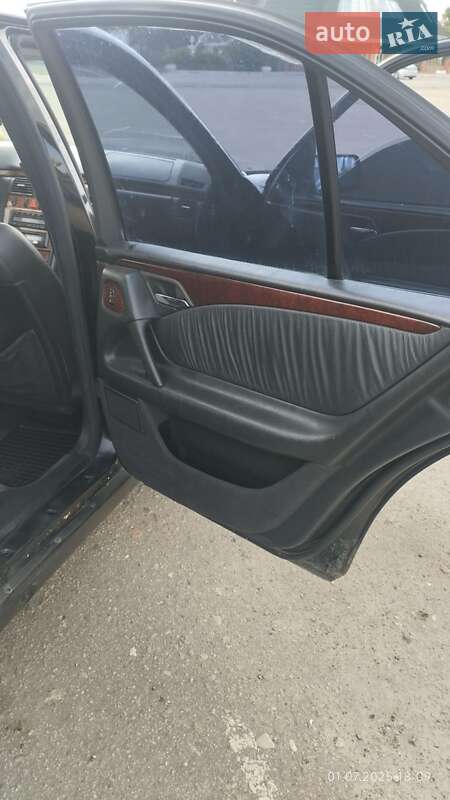 Седан Mercedes-Benz E-Class 1998 в Переяславі