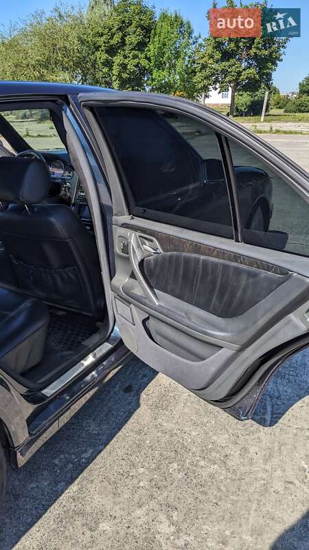 Седан Mercedes-Benz E-Class 2000 в Києві