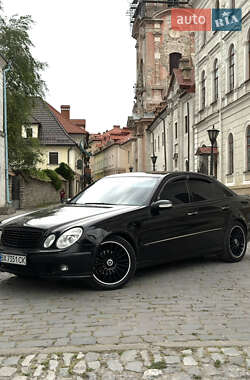 Седан Mercedes-Benz E-Class 2005 в Кам'янець-Подільському