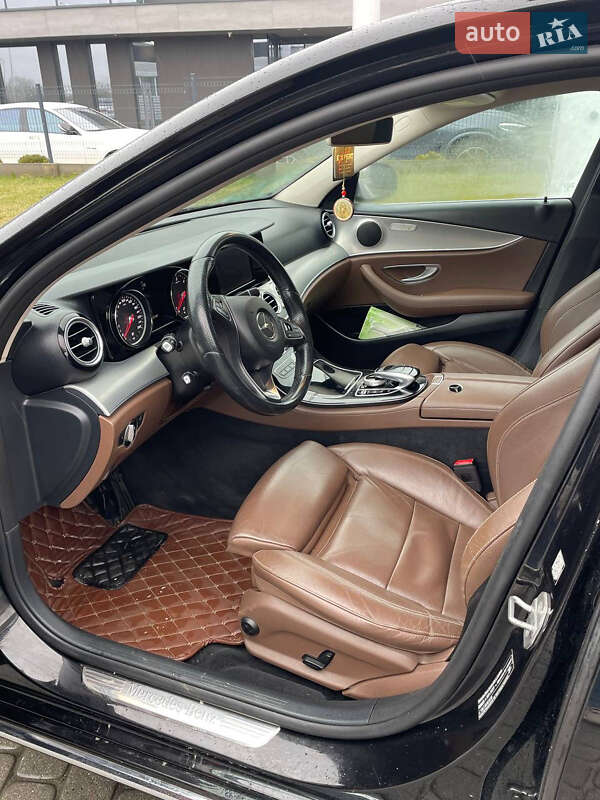 Седан Mercedes-Benz E-Class 2017 в Львові