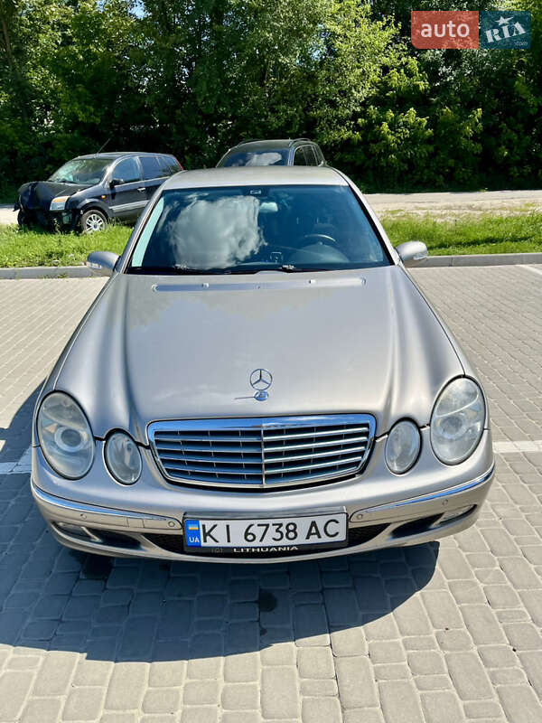 Mercedes-Benz E-Class 2005