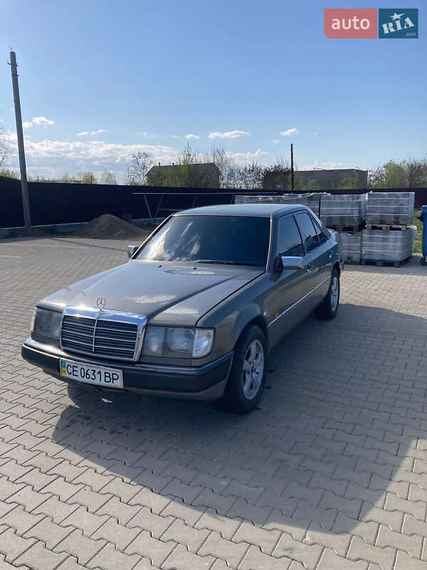 Mercedes-Benz E-Class 1992