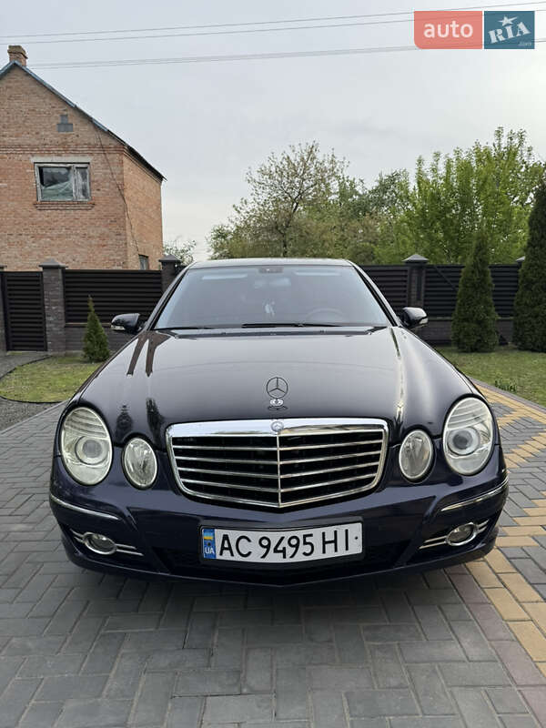 Mercedes-Benz E-Class 2005